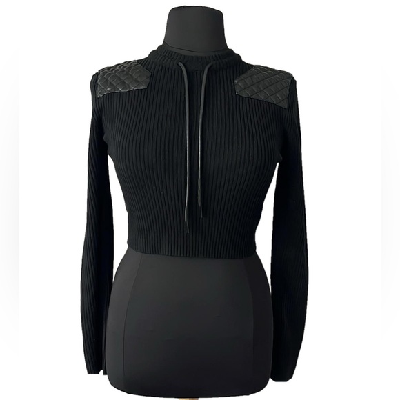 The Kooples Black Knit Quilted LeatherShoulder Patch Cropped Sweater sz 3/Large - Picture 4 of 15